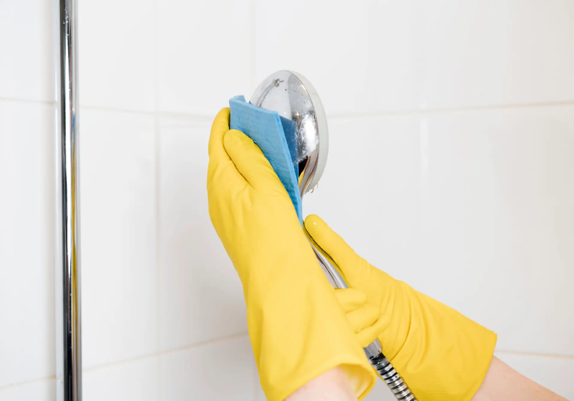 Best Cleaner for Fiberglass Showers